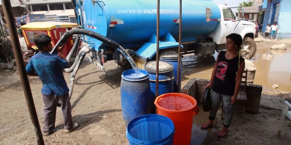 Camión de Cisterna de Agua para Minería: La Solución de TYSAWYS para un Recurso Vital