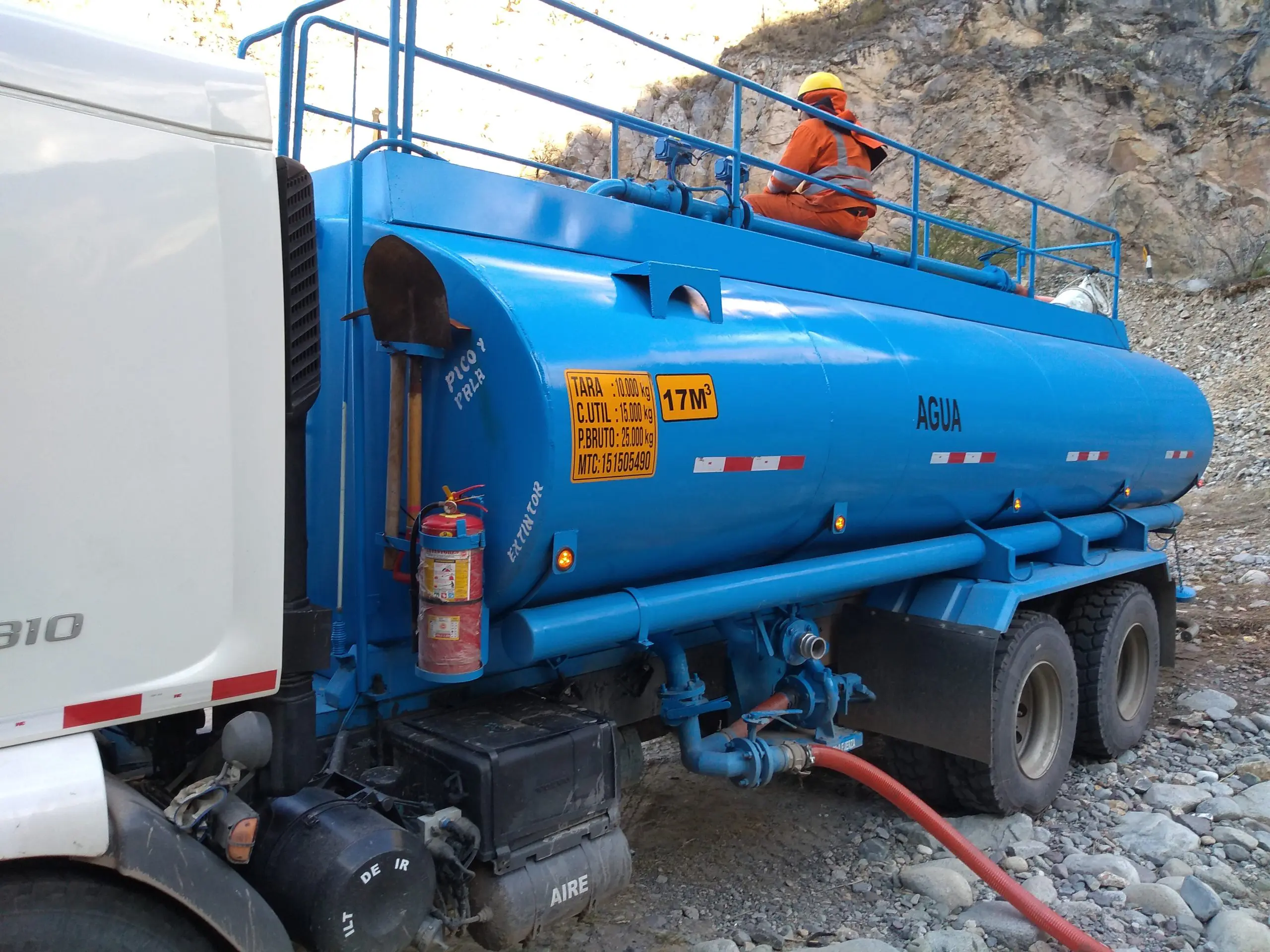 Alquiler de unidades de cisterna de agua a domicilio cerca de comas