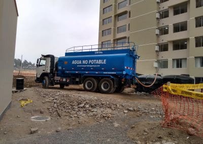 Cisterna de agua para limpieza de tanques